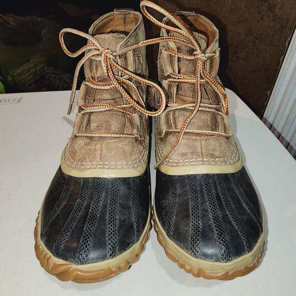 SOREL OUT N ABOUT Sz 7 Tan Distressed Leather Outdoor Rain Mud Ankle Duck Boots - Picture 3 of 9